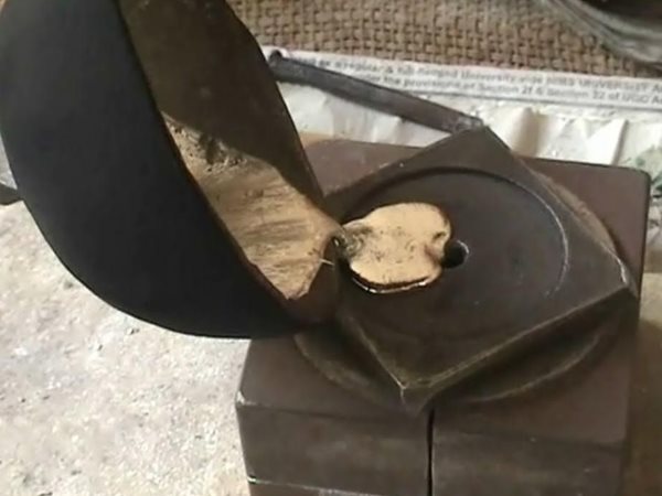  Pics: शिवलिंग बनाकर गंगा-जमुनी एकता की मिसाल पेश कर रहा मुस्लिम परिवार 