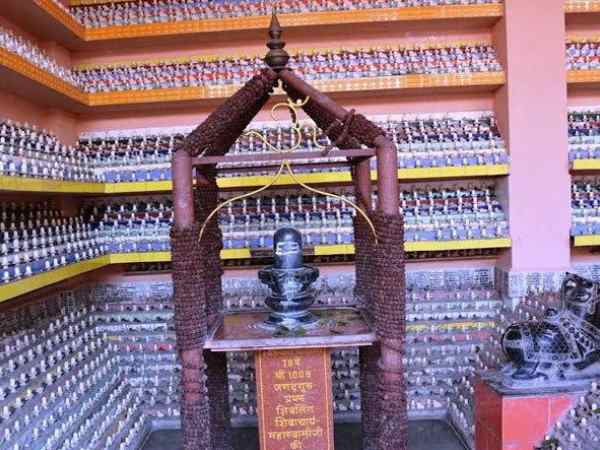 मृत्यु के बाद मुक्ति के लिए यहां स्थापित होते हैं शिवलिंग, देखिए तस्वीरें