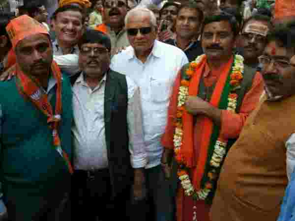 मोदी के दूत बनकर काशी पहुंचे उनके बड़े भाई, रूठे को मनाने और प्रत्याशियों को जिताने का किया प्रयास