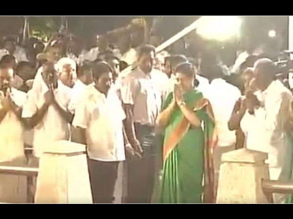 Sasikala pays tribute at Jayalalithaa's memorial before going to meet governor Sasikala pays tribute at Jayalalithaa's memorial before going to meet governor