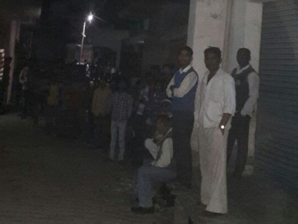 बरेली: पकड़ा गया मिलावटी तेल का बड़ा जखीरा, पिता-पुत्र घोल रहे थे होली में जहर