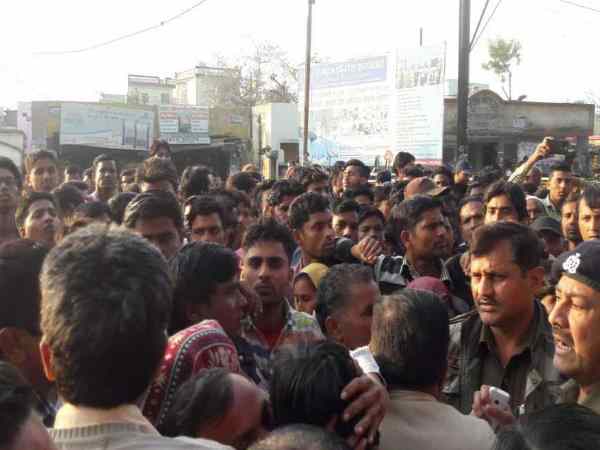 सहारनपुर: पुलिस ने थर्ड डिग्री, पीड़ित की हालत नाजुक, बवाल