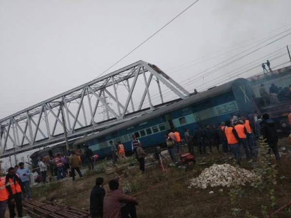 यूपी में एक और ट्रेन हादसा, मालगाड़ी से टक्कर के बाद पटरी से उतरी कालिंदी एक्सप्रेस यूपी में एक और ट्रेन हादसा, मालगाड़ी से टक्कर के बाद पटरी से उतरी कालिंदी एक्सप्रेस