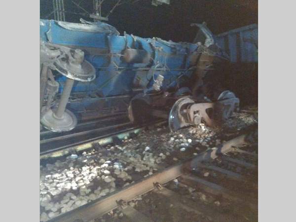 यूपी में एक और ट्रेन हादसा, मालगाड़ी से टक्कर के बाद पटरी से उतरी कालिंदी एक्सप्रेस यूपी में एक और ट्रेन हादसा, मालगाड़ी से टक्कर के बाद पटरी से उतरी कालिंदी एक्सप्रेस