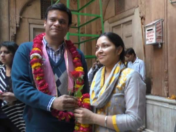 मथुरा: वेलेंटाइन डे कृष्ण बिहारी की शरण में पहुंचे प्रेमी जोड़े