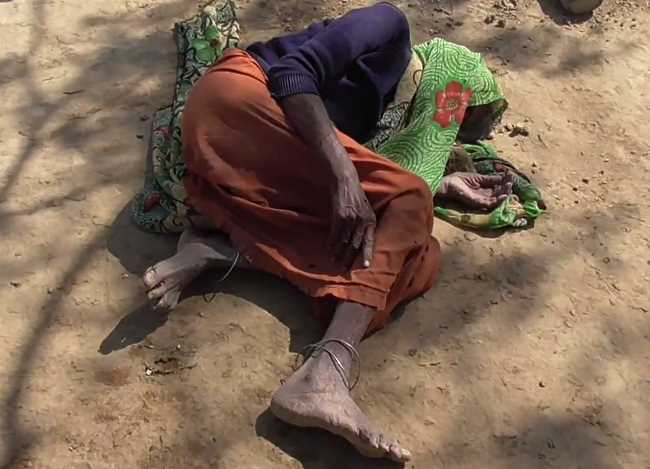 मैनपुरी: अखिलेश के गढ़ में दिखा पुलिस का तांडव, महिला-बुजुर्गों को घर में घुसकर पीटा गया