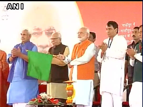 कई योजनाओँ की हुई शुरुआत कई योजनाओँ की हुई शुरुआत