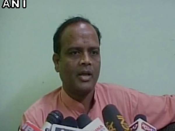 सिर काटकर लाने वाले को अपना मकान देने का ऐलान सिर काटकर लाने वाले को अपना मकान देने का ऐलान