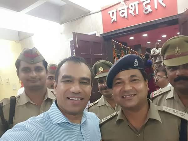 डीएसपी राहुल कुमार सामाजिक कार्यों में भी संलग्न रहते हैं