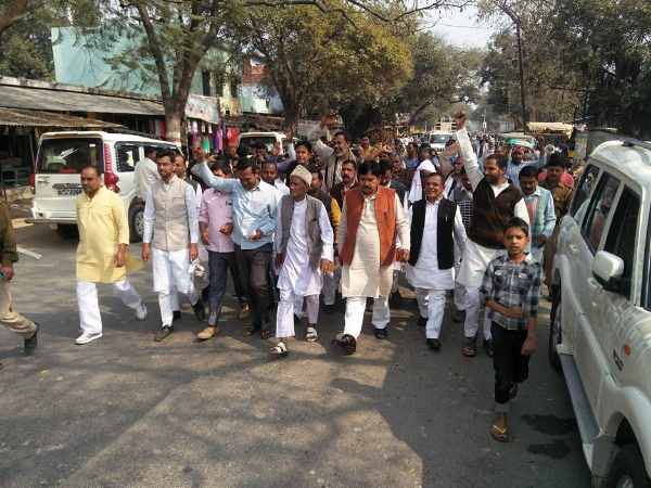 बिना पोस्टर-बैनर के प्रचार बिना पोस्टर-बैनर के प्रचार