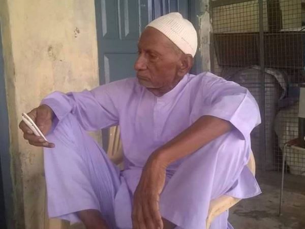 ना फेसबुक पर ना ट्विटर पर ना फेसबुक पर ना ट्विटर पर