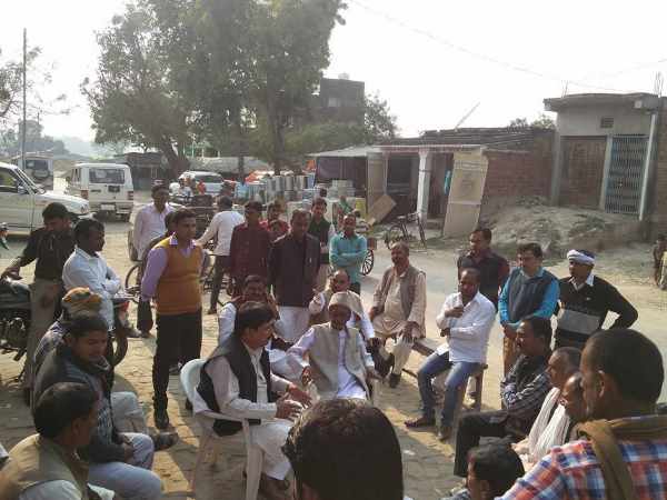 धर्म की राजनीति से हैं कोसों दूर धर्म की राजनीति से हैं कोसों दूर