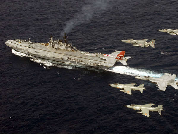 पांच नेवी चीफ ने किया कमांड 