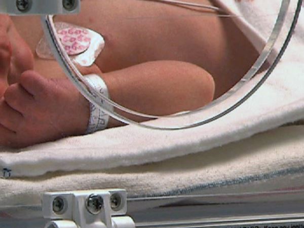 दिल्ली में भारी ट्रैफिक में बच्ची को अस्पताल पहुंचाने की चुनौती