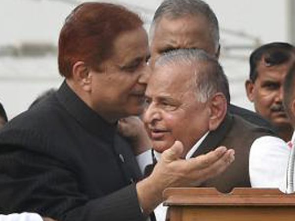 मुलायम सिंह यादव भी नहीं रोक पाए हंसी