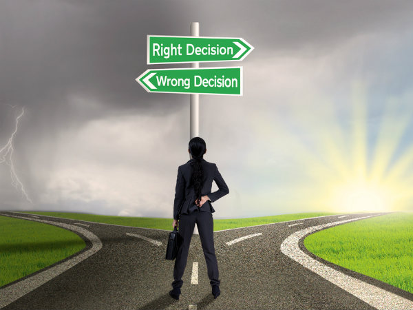 श्रम क्षेत्र में उनकी भागीदारी घटी 