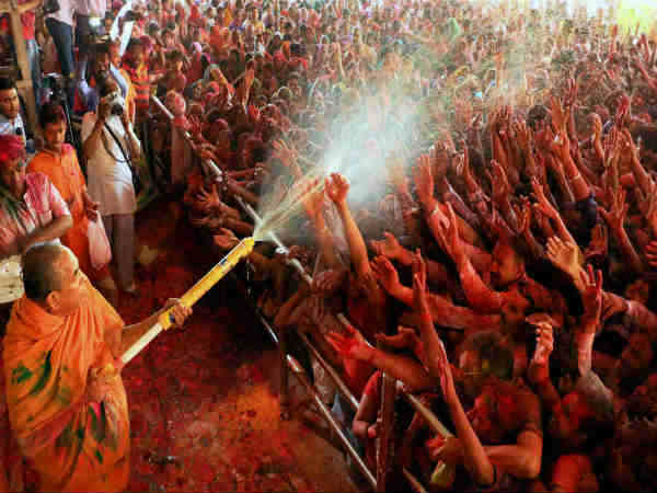 होलिका की राख के अचूक उपाय- 