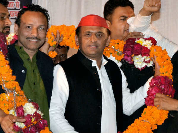 अखिलेश ने अपनी हार मान ली है