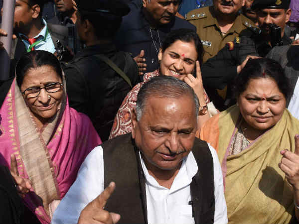सपा की अन्य जातियों की अनदेखी