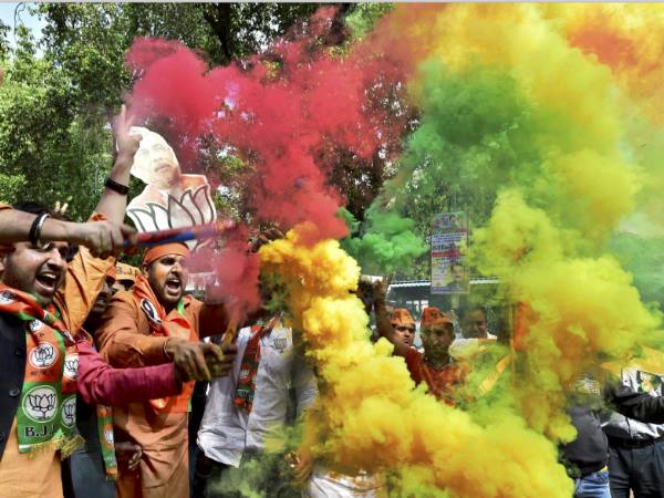 हिंदू वोटों का सीधा ध्रुवीकरण बीजेपी के पक्ष में हिंदू वोटों का सीधा ध्रुवीकरण बीजेपी के पक्ष में