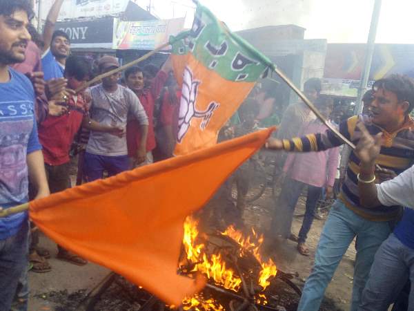 कार्यकर्तओं ने कहा...