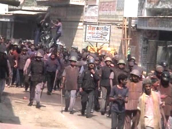 कोर्ट में की गई इसे रोकने की अपील, खारिज कोर्ट में की गई इसे रोकने की अपील, खारिज