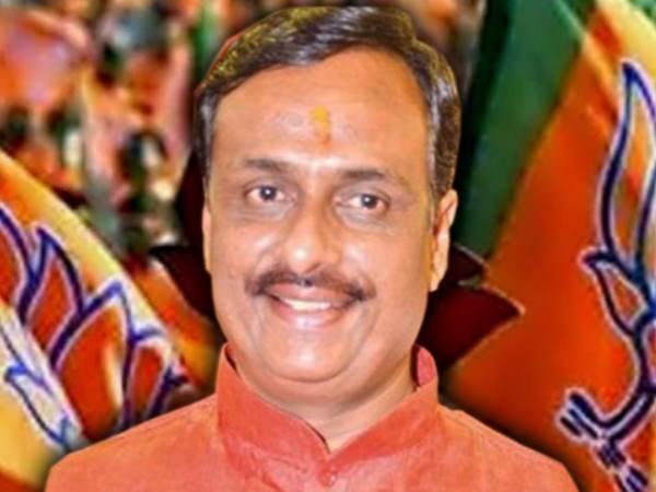 खास रणनीतिकार दिनेश शर्मा पर क्या लगेगी मुहर