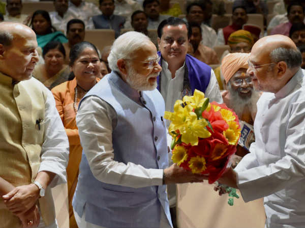 पीएम के कदम की टाइमिंग अहम