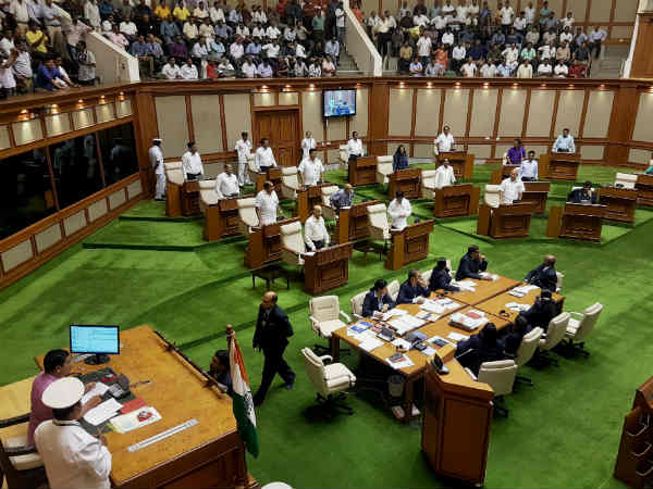 फ्लोर टेस्ट में कांग्रेस के पास सिर्फ 16 सीटें