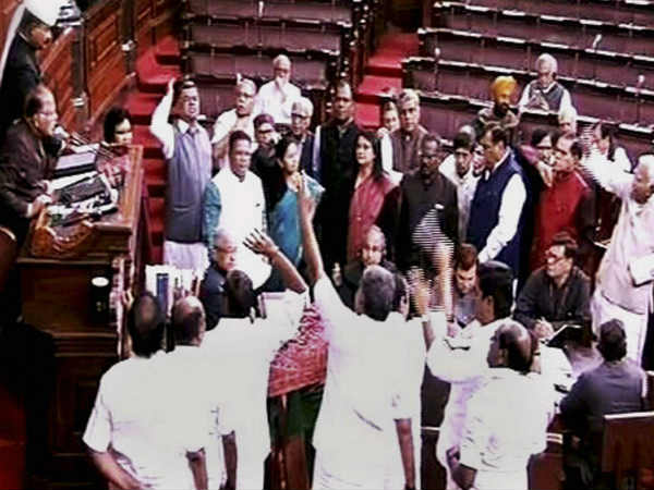 तमाम कांग्रेस के सांसदों ने की बहस की मांग