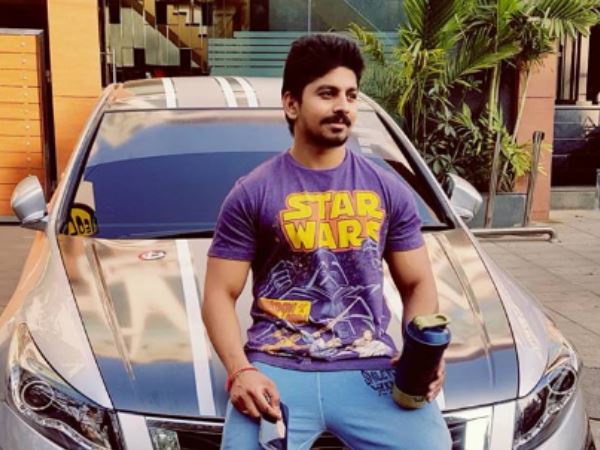 बताया जा रहा है कि वे दोनों एक दोस्त के घर गए हुए थे वहां से वापस लौटते वक्त हादसा हुआ।