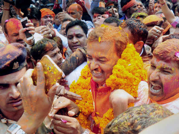 फिर रचा सांसद बनकर इतिहास