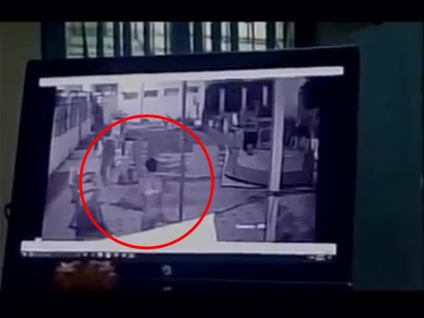 कुछ महीने पहले भी दिखा था युवक