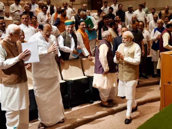 खास तरीके से होगी सांसदों की निगरानी