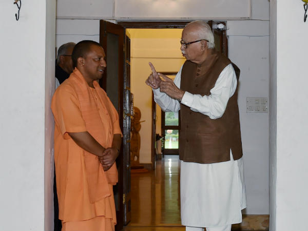  गोरखनाथ मठ और शाही परिवार 