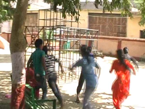 रोमियो को पकड़ने सड़क पर उतरी महिला पुलिस