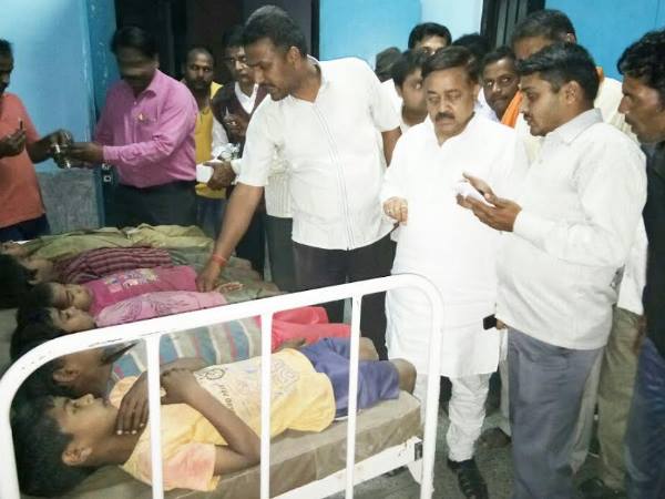 दवा खाने से कई बच्चे पड़े बीमार