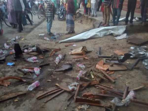 शराब ठेके पर महिलाओं ने की तोड़फोड़