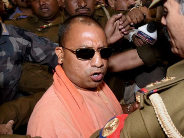 अखिलेश सरकार ने CB-CID को ट्रांसफर किया केस