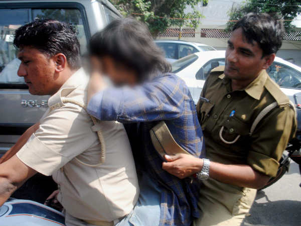 क्या है एंटी रोमिया दल का काम