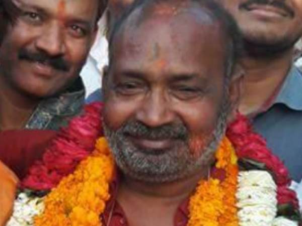 सपा विधायक को हराकर मिली सीट