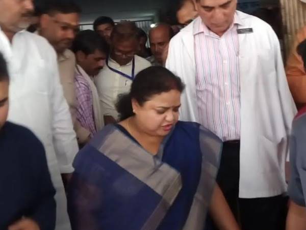 मंत्री के आते ही मचा हड़कंप