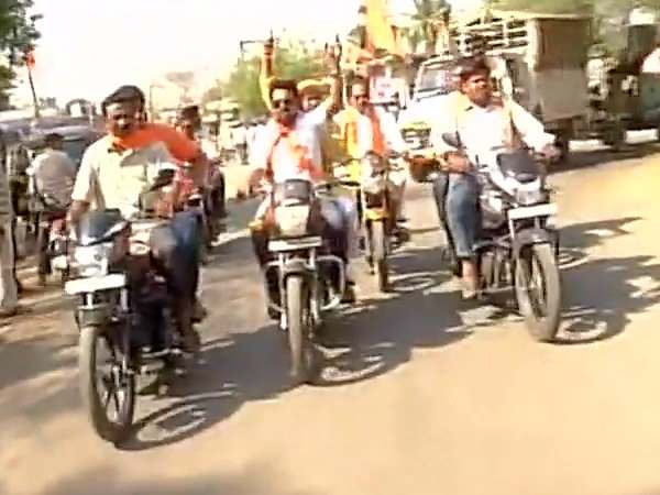 शिवसेना सांसद को एयर इंडिया समेत 6 एयरलाइंस ने किया है बैन