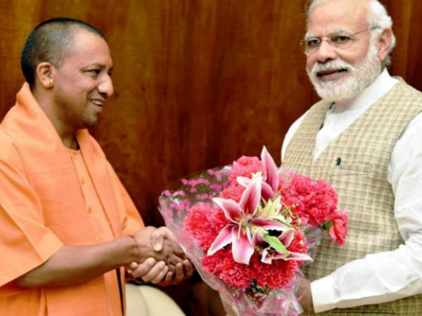 नवरात्र में बदल जाती है पीएम मोदी की दिनचर्या