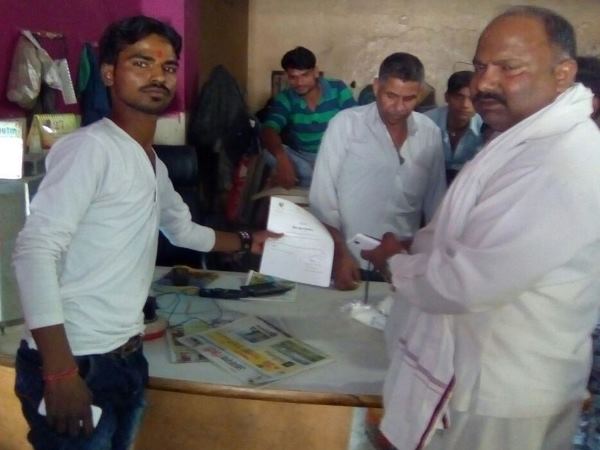 'दुकानें बंद कराने से पहले दिया नोटिस'