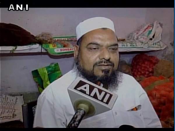 मेस इंचार्ज ने कहा