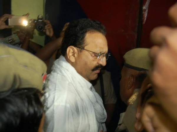 देर रात मुख्तार पहुंचे बांदा कारागार