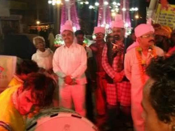 होली: इलाहाबाद में निकाली गई 'मुर्दा' बारात, परंपरागत अगुआई करता दिखा 'कलयुग'