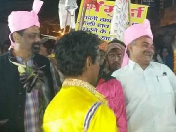 होली: इलाहाबाद में निकाली गई 'मुर्दा' बारात, परंपरागत अगुआई करता दिखा 'कलयुग'