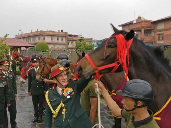 आर्मी चीफ बिपिन रावत को नेपाली सेना का जनरल रैंक + 7 घोड़े आर्मी चीफ बिपिन रावत को नेपाली सेना का जनरल रैंक + 7 घोड़े